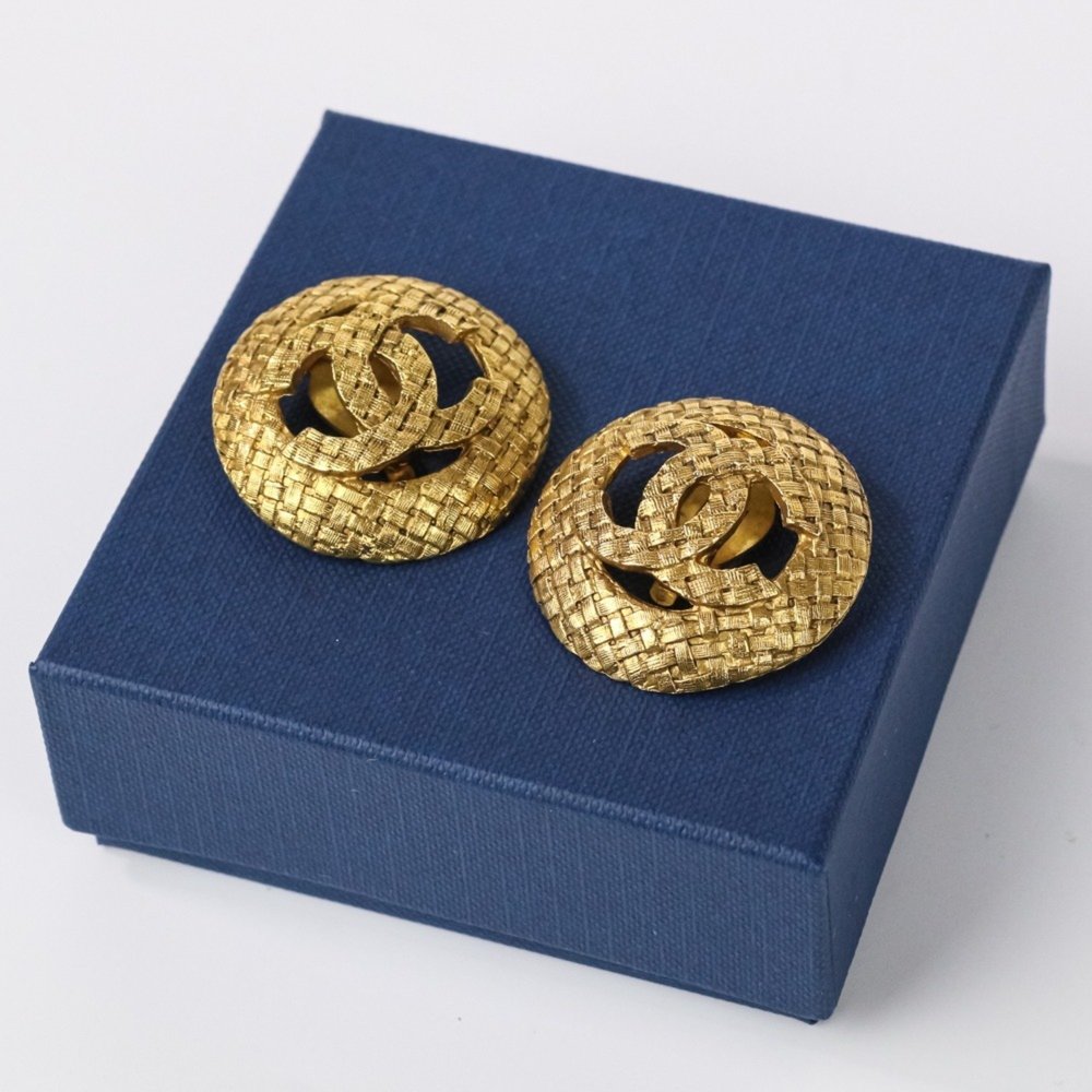 CHANEL Vintage Gold Logo Earrings - Picture 9 of 9